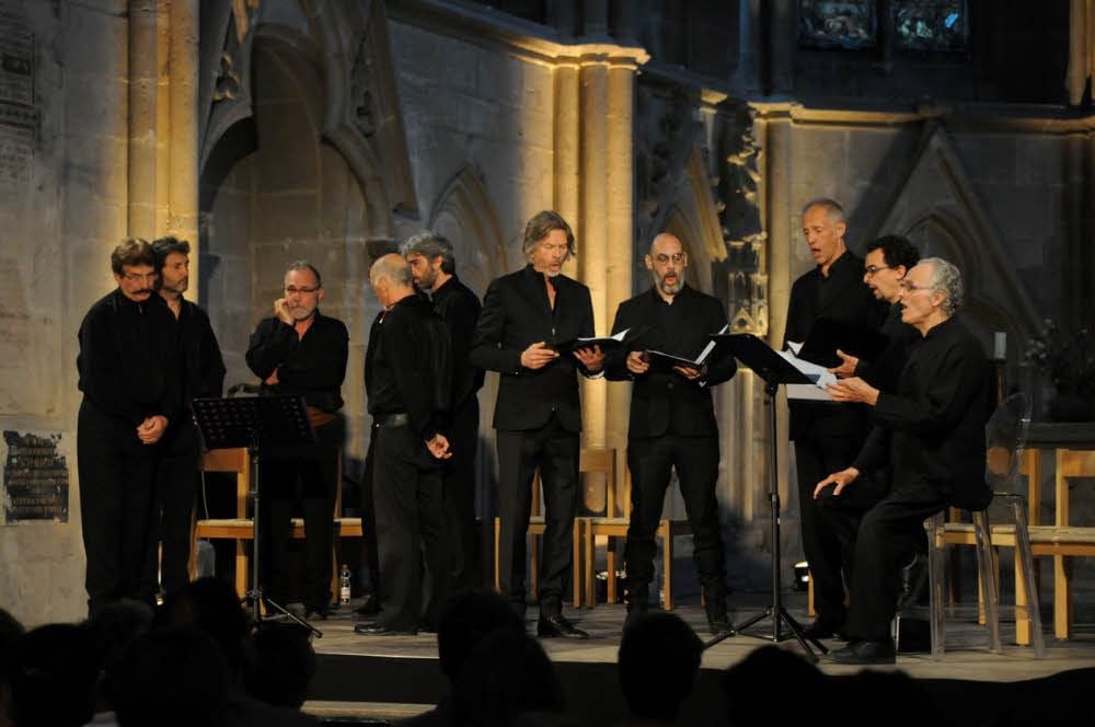 Zwei Gruppen auf einer Bühne: „Gilles Binchois“ aus Frankreich und „Tavagna“ von der Insel Korsika bestritten gemeinsam ein Konzert.