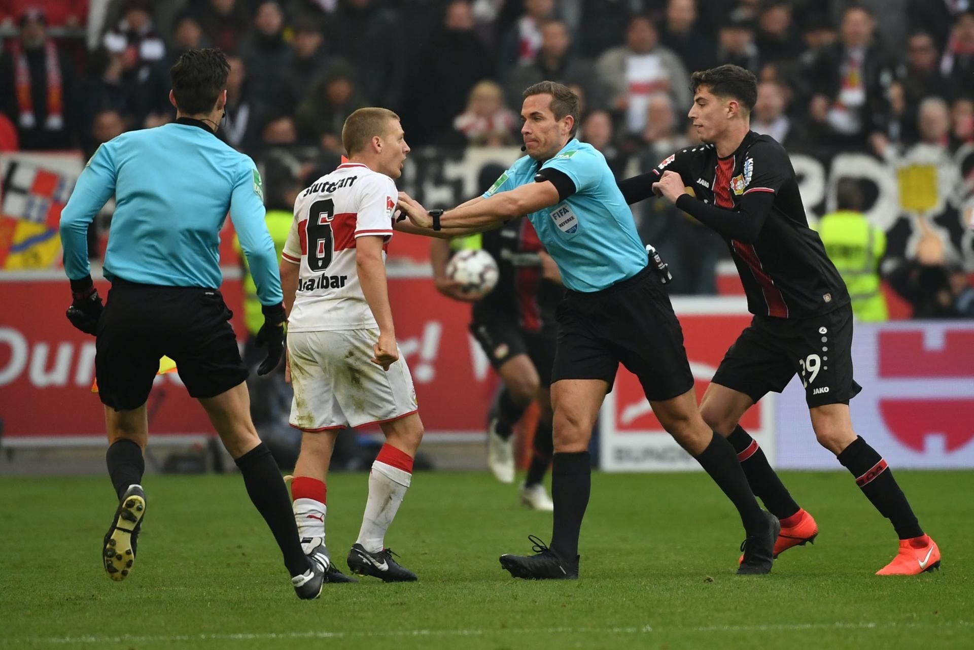 Santiago Ascacibar hatte im Spiel gegen Bayer Leverkusen die Nerven verloren.
