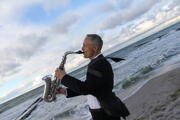 Ganz schön maritim - am Sonnabend jedoch ist Matthias Wacker mit Musikerkollegen in einem Konzert in der Schmilkendorfer Kirche zu erleben.