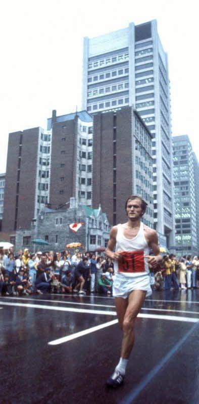 Waldemar Cierpinski auf dem Weg zum ersten Olympiasieg eines deutschen Marathonläufers 1976 in Montreal.