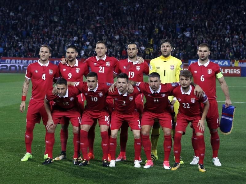 Die serbische Fußball-Nationalmannschaft. Foto: Darko Vojinovic/AP