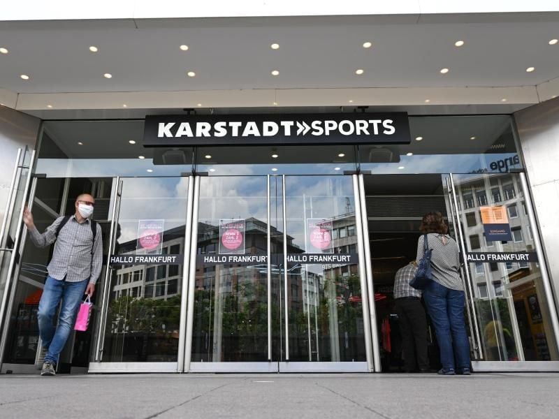 Eine Filiale von Karstadt Sports an der Frankfurter Hauptwache. Foto: Arne Dedert/dpa