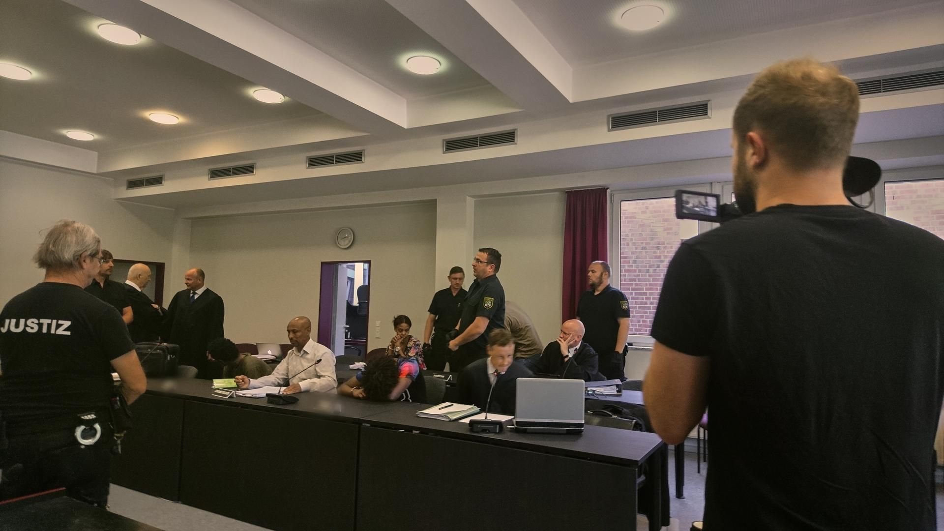 Die Angeklagebank im Dessauer Eritreer-Prozess