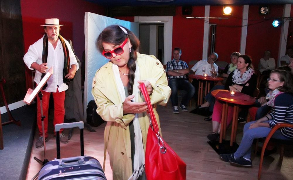 Stolberg: Ein Bild aus besseren Zeiten - Publikum im Anderswelt-Theater.