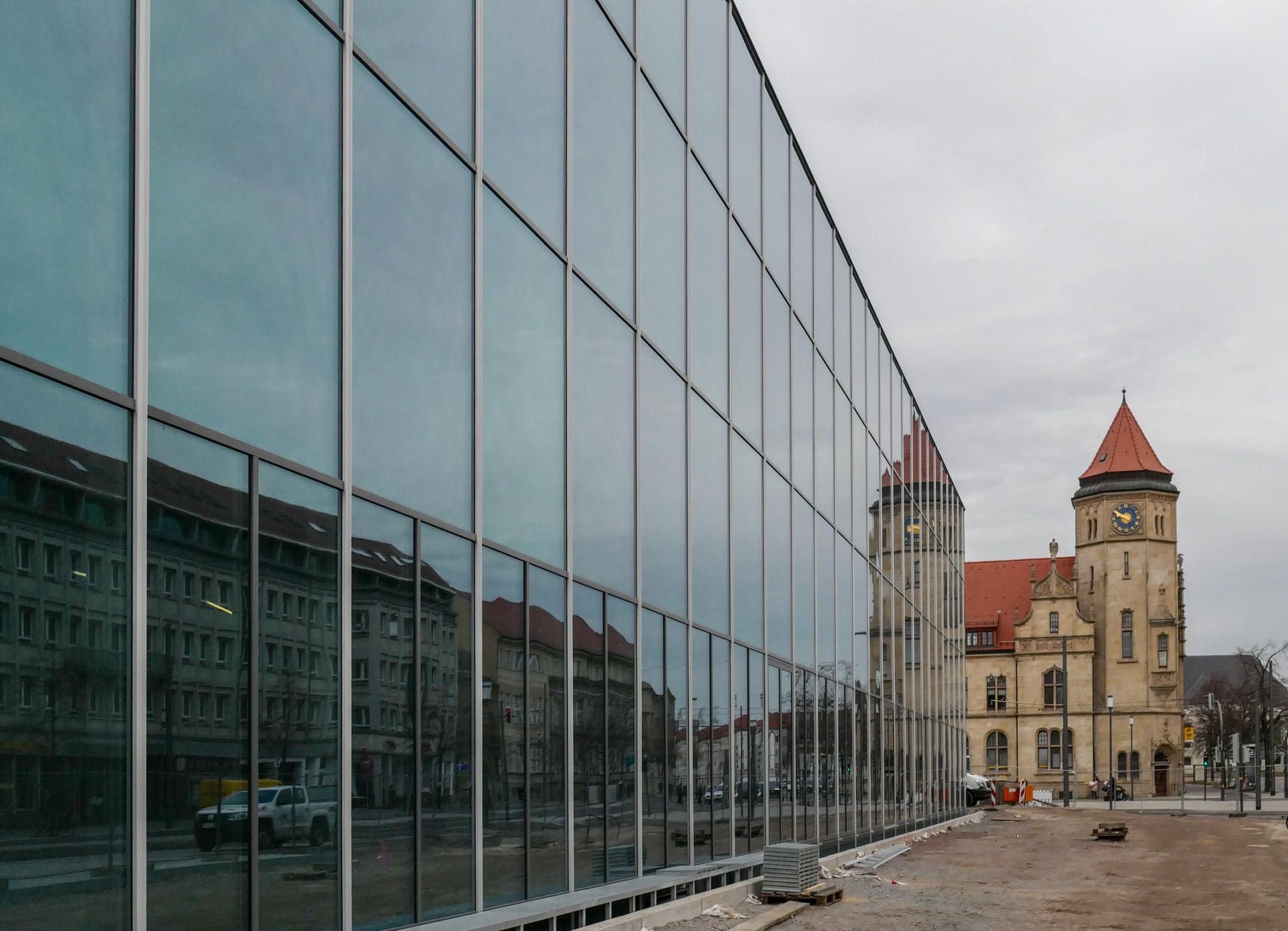 Am Sonanbend kan ein Blick in das Bauhausmuseum geworfen werden.