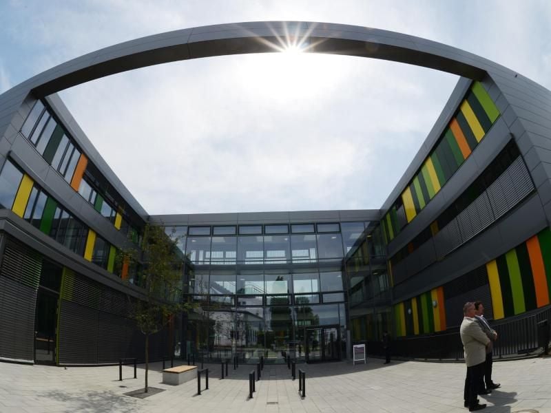 Die vier Forscher von der Technischen Universität Braunschweig hatten für ihre Studie insgesamt 1,3 Millionen Apps analysiert. Foto: Julian Stratenschulte