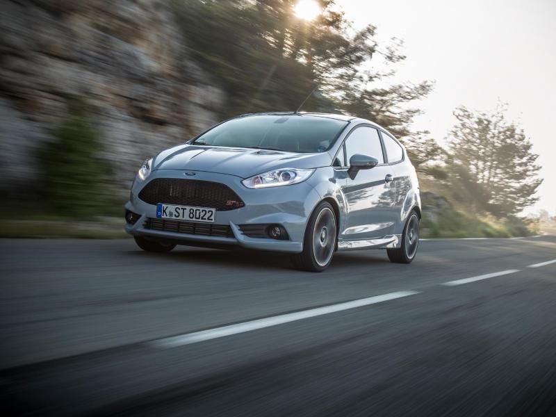 Zum Jubiläum avanciert der ST200 zum stärksten Kleinwagen von Ford und ist bis zu 230 km/h schnell. Foto: Ford