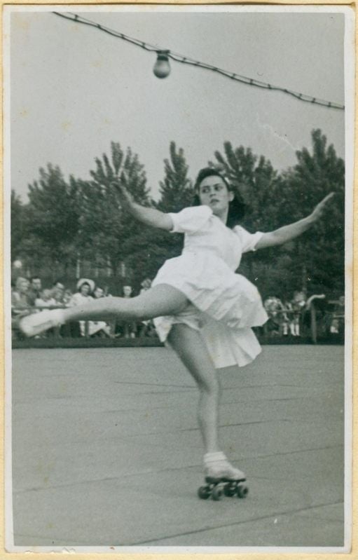 Rollkunstläuferin Annarose Kleinsimon, geborene Löscher, 1944