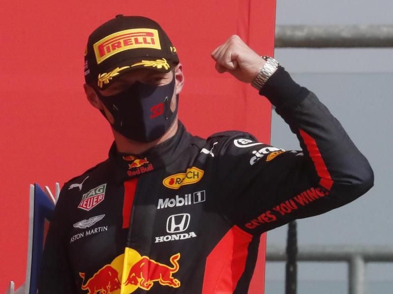 Max Verstappen hat das Jubiläumsrennen in Silverstone gewonnen. Foto: Frank Augstein/Pool AP/dpa