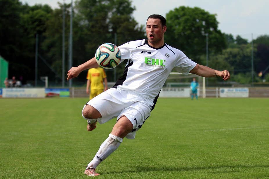 Sascha Zacke, hier im Trikot des SV Dessau 05, spielte von 2009 bis 2012 für den FC Grün-Weiß Piesteritz als Stürmer.