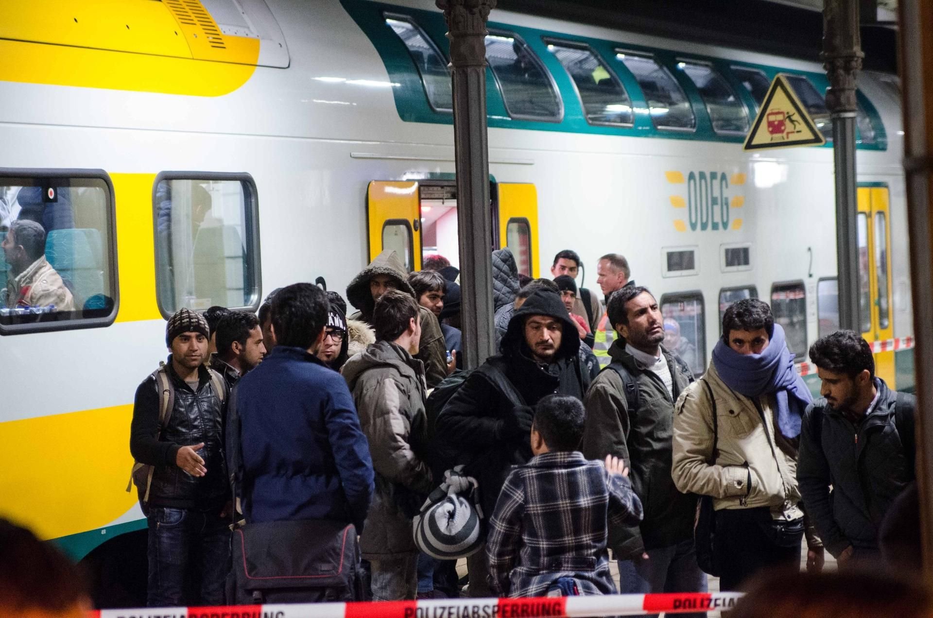 Ein Sonderzug mit 750 Flüchtlingen erreicht im Oktober 2015 den Bahnhof von Freiberg.