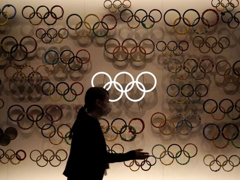 Die Olympia-Organisatoren streben Ausnahme-Regeln für einreisende Sportler an. Foto: Eugene Hoshiko/AP/dpa