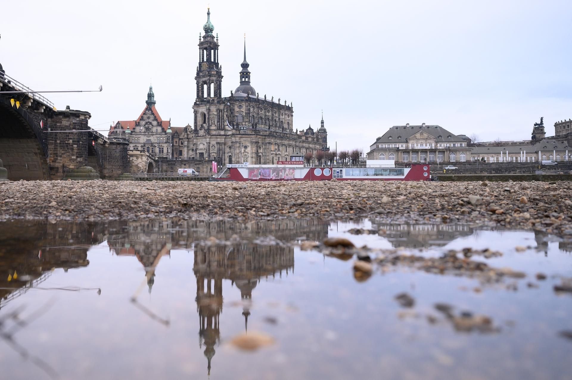 In Dresden ist erstmals eine mutierte Virus-Variante nachgewiesen worden.