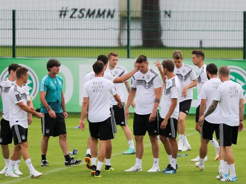 Das Ziel für die deutsche Nationalmannschaft ist klar: Mit vielen Toren gegen Saudi-Arabien WM-Freude entfachen. Foto: Christian Charisius