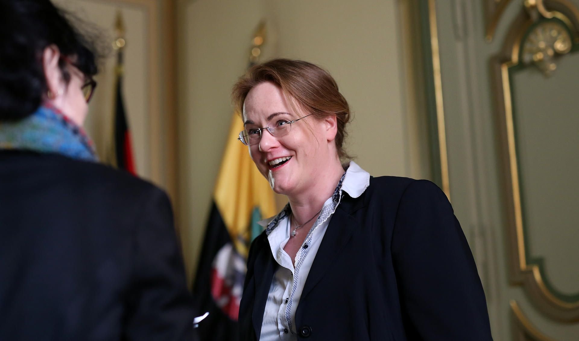 Sachsen-Anhalts neue Innenstaatssekretärin Anne Poggemann bei einem Interview in der Staatskanzlei in Magdeburg.