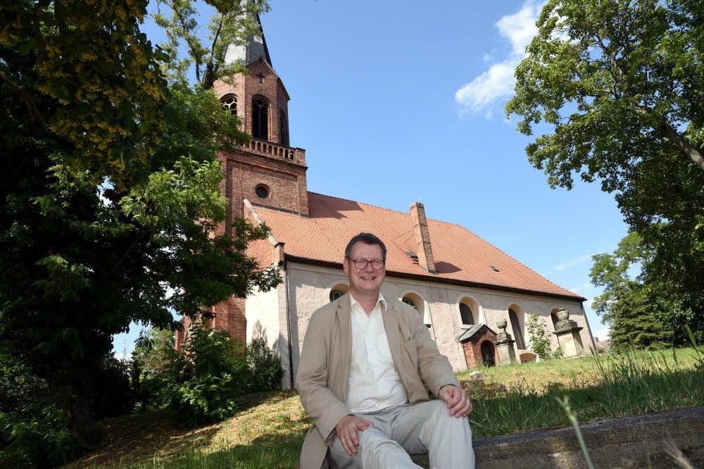 Dankmar Pahlings ist Pfarrer in Osternienburg. Er blickt zurück in die 300-jährige Geschichte der evangelischen Kirche.