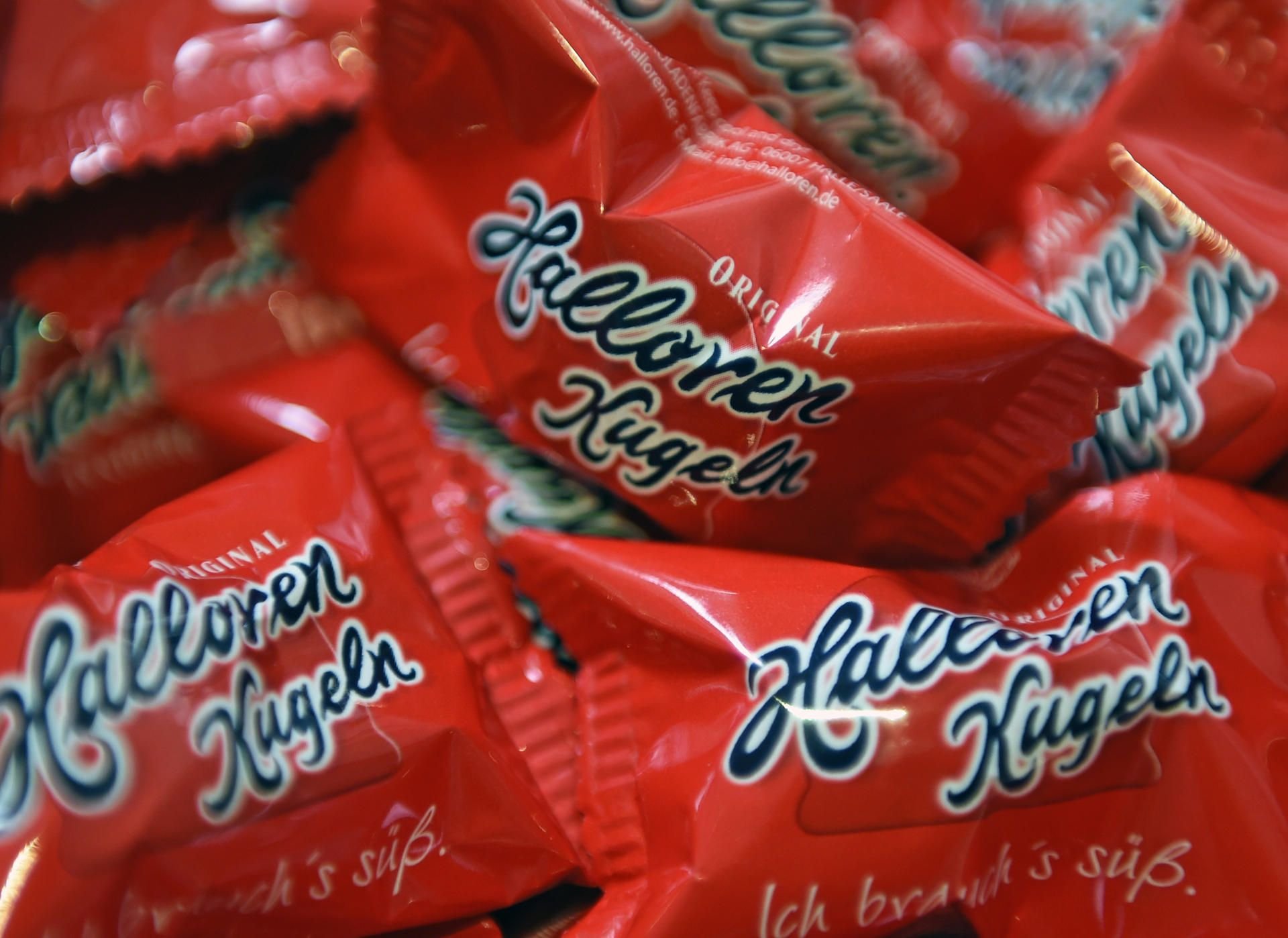Halloren-Kugeln liegen der Halloren Schokoladenfabrik AG in Halle. Schmecken sie heute tatsächlich anders als vor 30 Jahren?