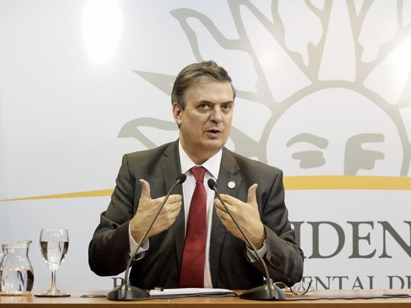 Mexikos Außenminister Marcelo Ebrard reist zu seinem amerikanischen Amtskollegen Mike Pompeo. Foto: Pablo Albarenga