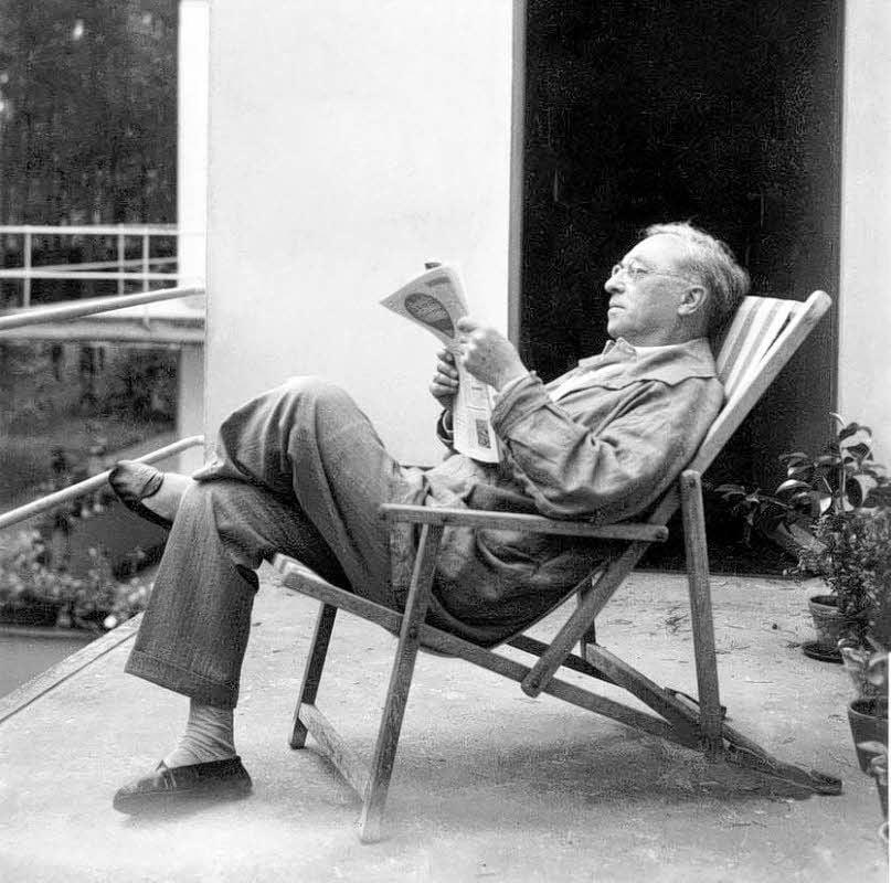 Studentinnen fanden ihn „sehr attraktiv“: Kandinsky 1929 auf dem Atelier-Balkon .