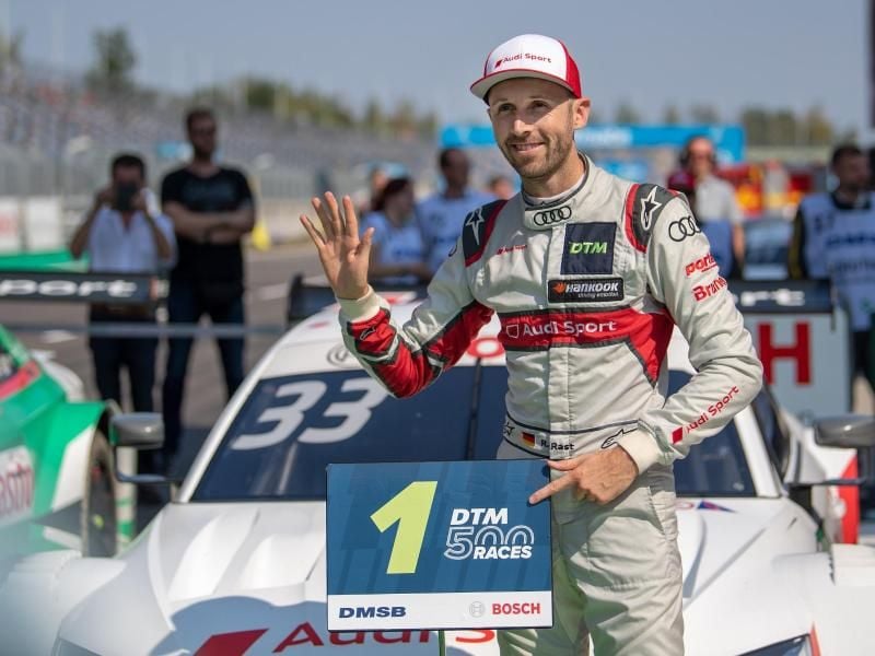 René Rast freut sich über den Sieg im 500. DTM-Rennen. Foto: Monika Skolimowska