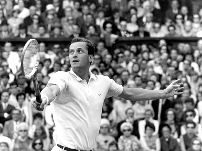 Wilhelm Bungert 1967 bei den All England Championships. Der ehemalige Wimbledon-Finalist wird am 1. April 80 Jahre alt. Foto: UPI/dpa