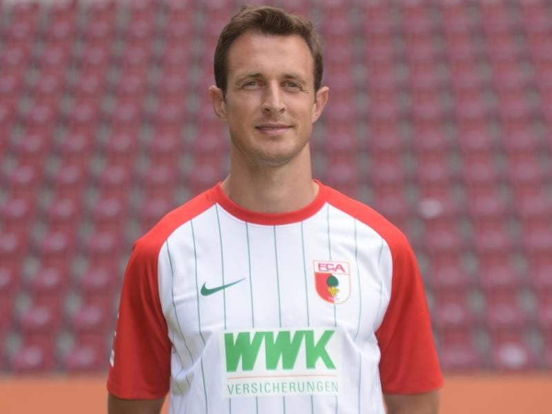 Bleibt ein weiteres Jahr beim FC Augsburg: Routinier Christoph Janker. Foto: Stefan Puchner