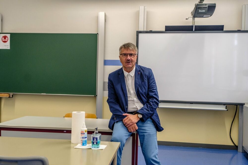 Bereit für das neue Semester: Thomas Sagner in einem der Räume der Kreisvolkshochschule Wittenberg.
