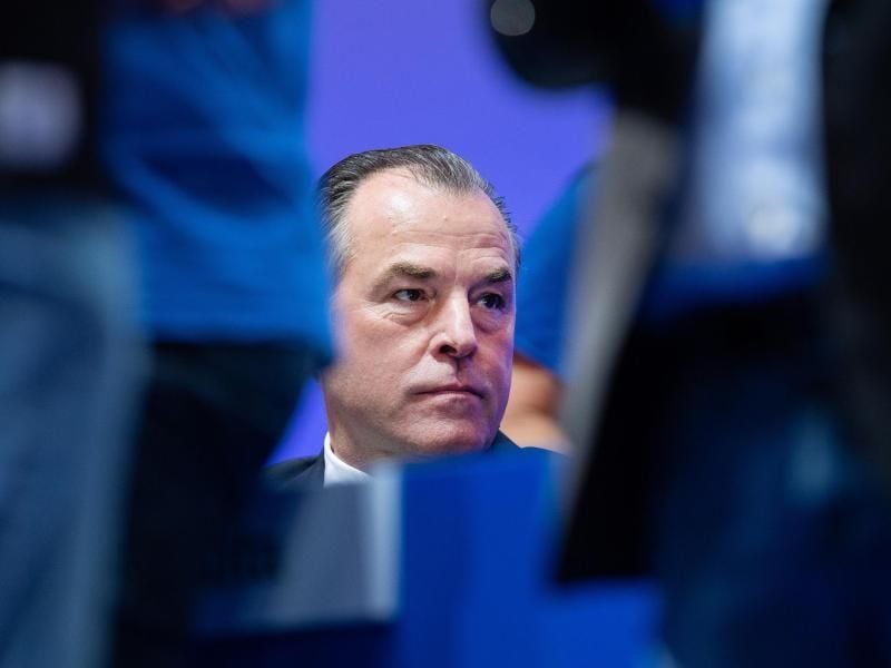 Clemens Tönnies muss sich vor dem Schalker Ehrenrat verantworten. Foto: Guido Kirchner