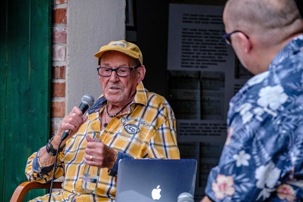 Anfang August talkte Herbert Köfer im Ampelhaus in Oranienbaum mit Andreas Kurtz, nun liest er in Wolfen aus seinen Memoiren.