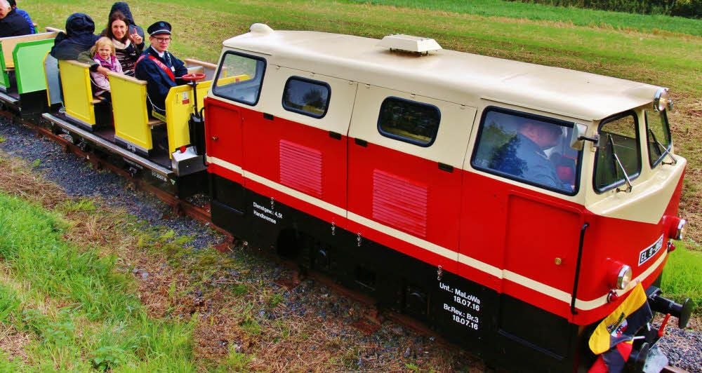 Die Parkbahn Vatterode dreht diesmal mit jugendlichen Schaffnern ihre Runden.