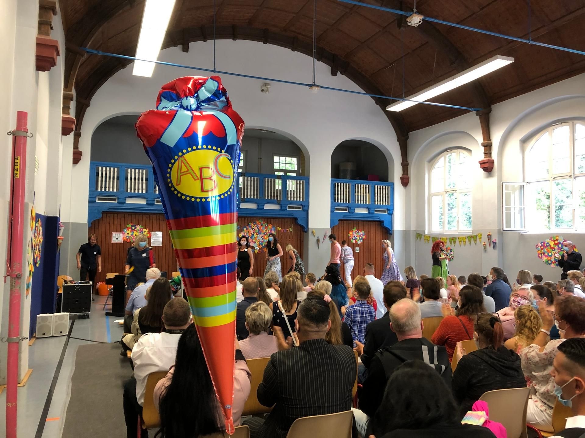 Festveranstaltung zur Einschulung in der Hutten-Grundschule in Halle.