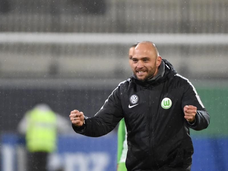 Trainer Stephan Lerch wurde mit Wolfsburgs Fußball-Frauen deutscher Meister. Foto: Hermann Hay/Citypress24