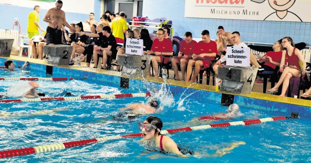 So ging es vor einem Jahr beim Weißenfelser Nachtschwimmen zu.