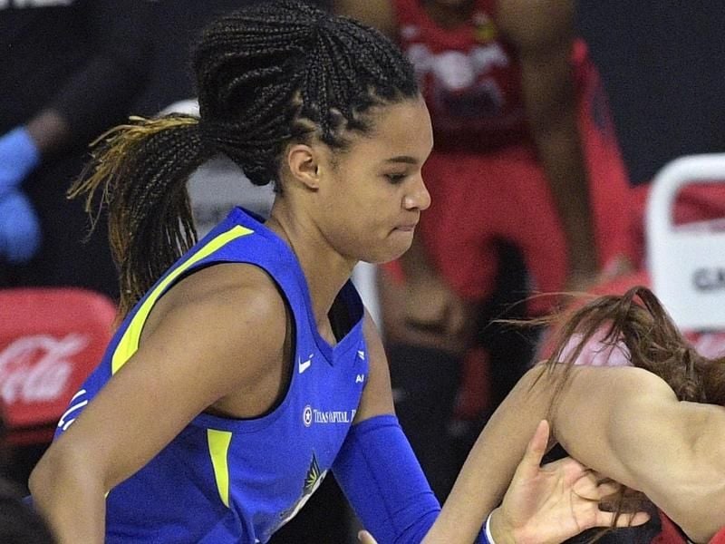 Hat mit den Dallas Wings ihr zweites Spiel in der WNBA gewonnen und dabei eine starke Leistung gezeigt: Satou Sabally. Foto: Phelan M. Ebenhack/AP/dpa