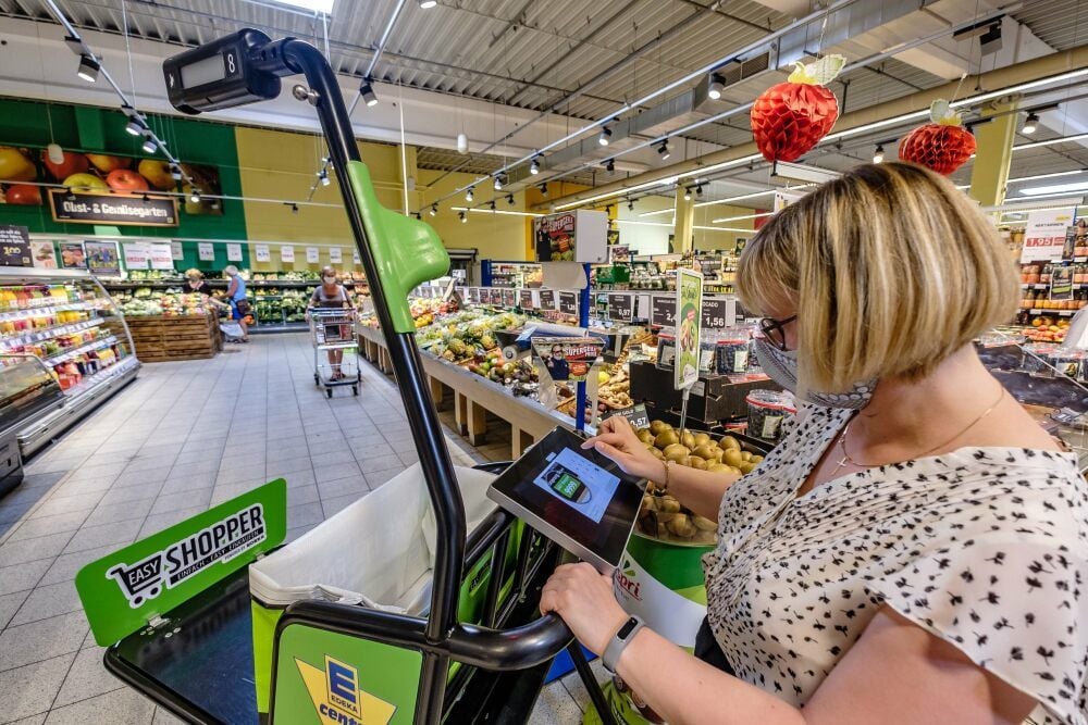 Annette Schmidt hat gleich am zweiten Tag das neue Angebot im Wittenberger E-Center getestet und verschiedene Möglichkeiten und Erleichterungen mit dem Easy Shopper ausgemacht.