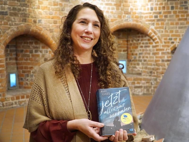 Die US-amerikanische Autorin Amy Giles wurde mit dem Jugendliteraturpreis Buxtehuder Bullen ausgezeichnet werden. Foto: Thomas Bücher/Hansestadt Buxtehude/dpa