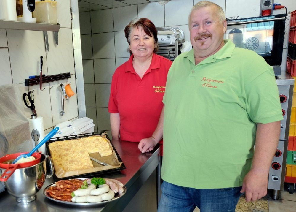 Petra und Heiko Klausa aus Listerfehrda hoffen, dass es mit ihrem Partyservice bald wieder bergauf geht.