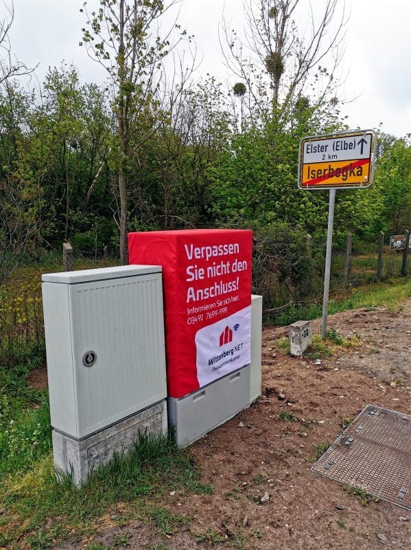 Bereits im November des vergangenen Jahres erfolgte der symbolische Spatenstich zum Breitbandausbau in Zahna-Elster. Derzeit wird unter anderem in Elster gebaut.