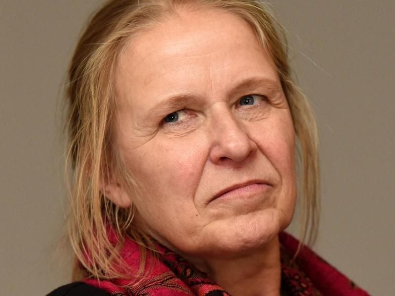 Die Autorin Cornelia Funke hat sich selbst ans Mikrofon gesetzt. Foto: Henning Kaiser