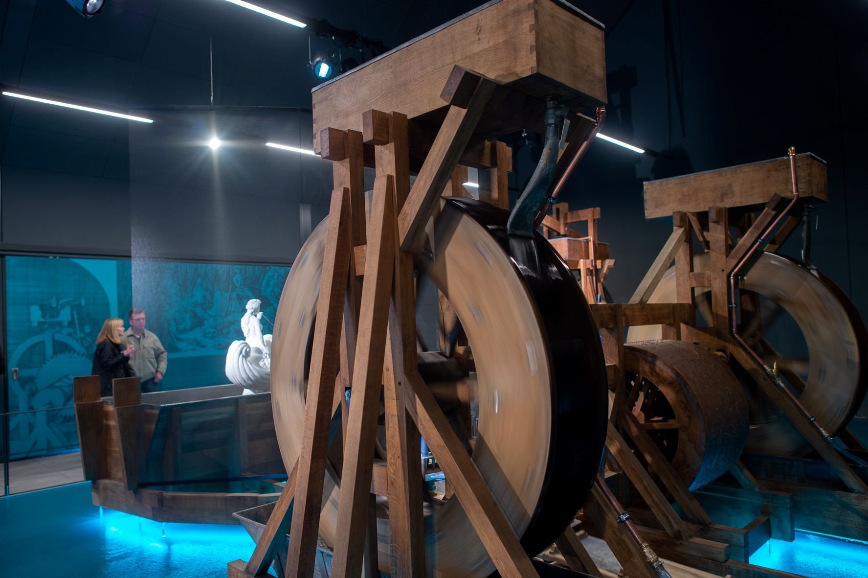 Die von Wasserkraft angetriebenen Schaufelräder der Musikmaschine, nach Plänen von Salomon de Caus auf Kloster Michaelstein.