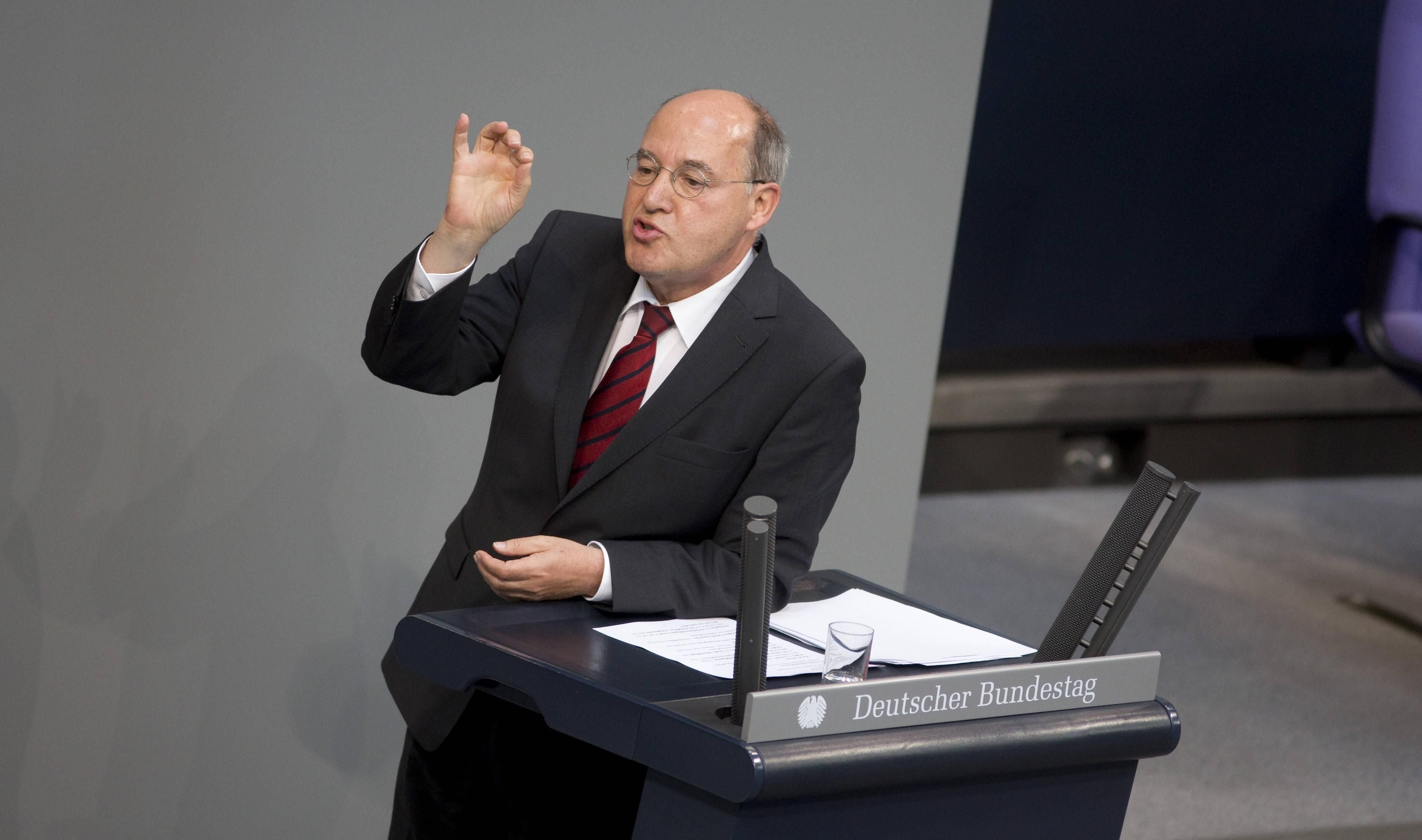 Das macht er besonders gerne: Gregor Gysi bei einer Rede im Bundestag.