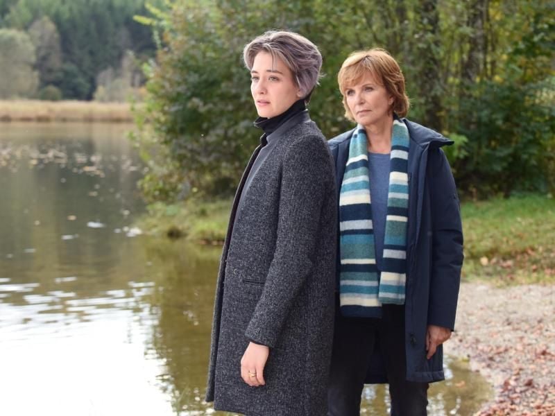 Dank Kommissarin Ellen Lucas (Ulrike Kriener, r) konnte sich das ZDF am Samstagabend gegen die Konkurrenz durchsetzen. Foto: Barbara Bauriedl/ZDF