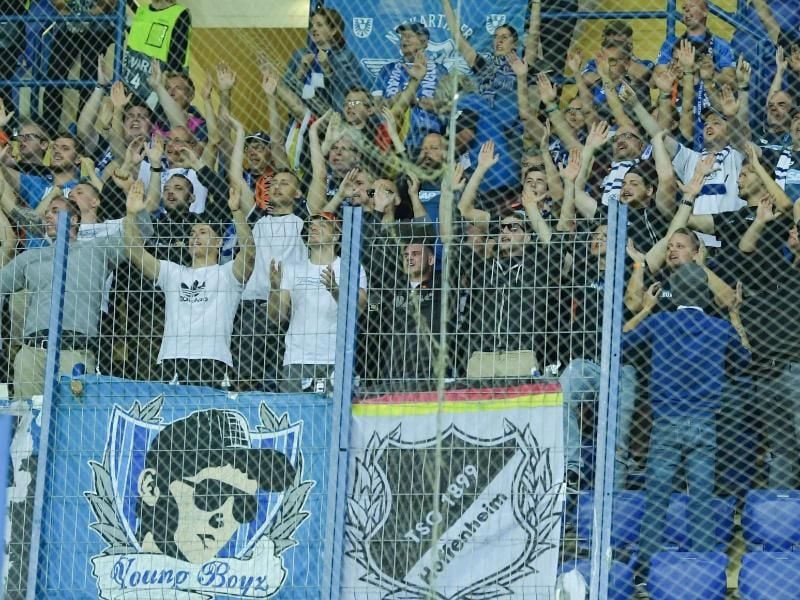 1899 Hoffenheim bestrafte drei eigene Fans wegen rechtsextremer Äußerungen. Foto: Uwe Anspach