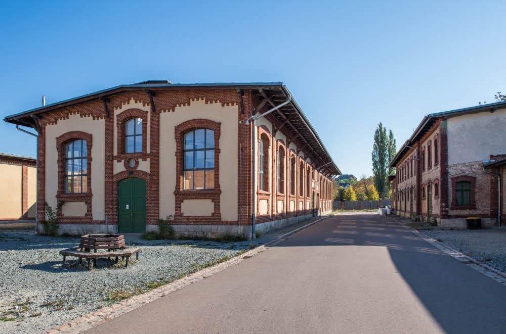 Zieht das Theater vom Salztor in den „Schlachthof“, würde eine der Hallen zum Aufführungsaal. Weitere Gebäude werden für Werkstatt, Fundus, Probebühne und Verwaltung benötigt.