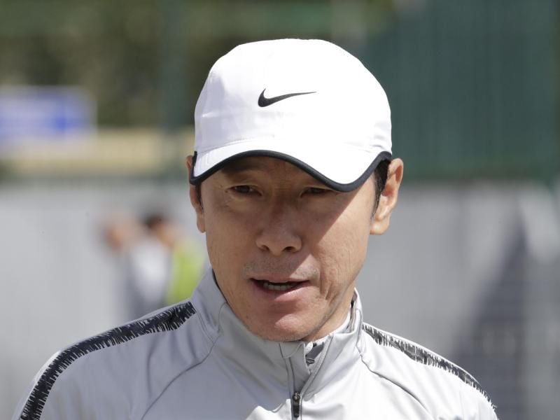Südkoreas Trainer Taeyong Shin fürchtet in Rostow am Don einen negativen Einfluss der Hitze auf sein Team. Foto: Lee Jin-Man/AP