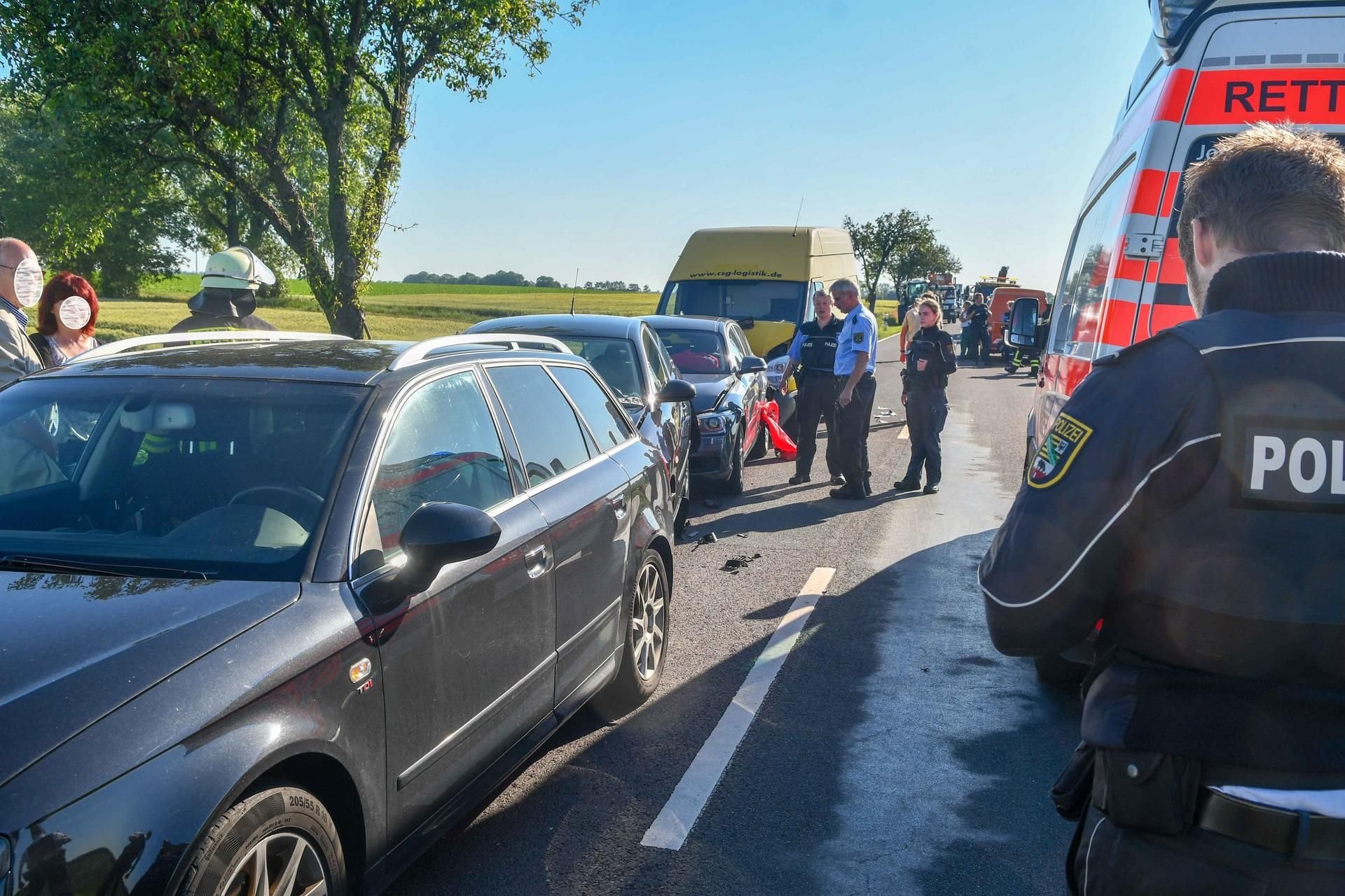 Zwischen Wanzleben und Magdeburg gab es einen Auffahrunfall mit fünf beteiligten Autos.