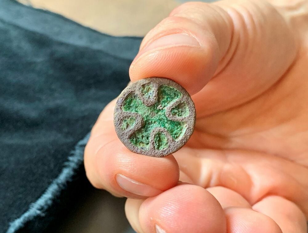 Das Fundstück aus dem Mittelalter wurde im Garten eines Hallensers entdeckt und sagt viel über die Geschichte der Stadt aus.