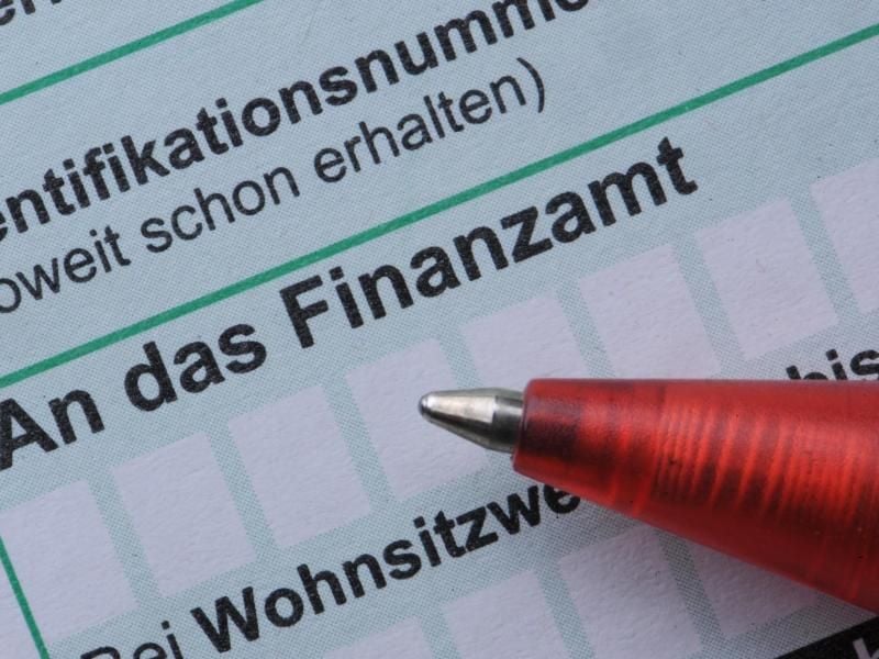 Ab 2018 können beruflich genutzte Gegenstände bis zu einem Nettobetrag von 800 Euro im Jahr des Kaufs steuerlich geltend gemacht werden. Foto: Armin Weigel/dpa