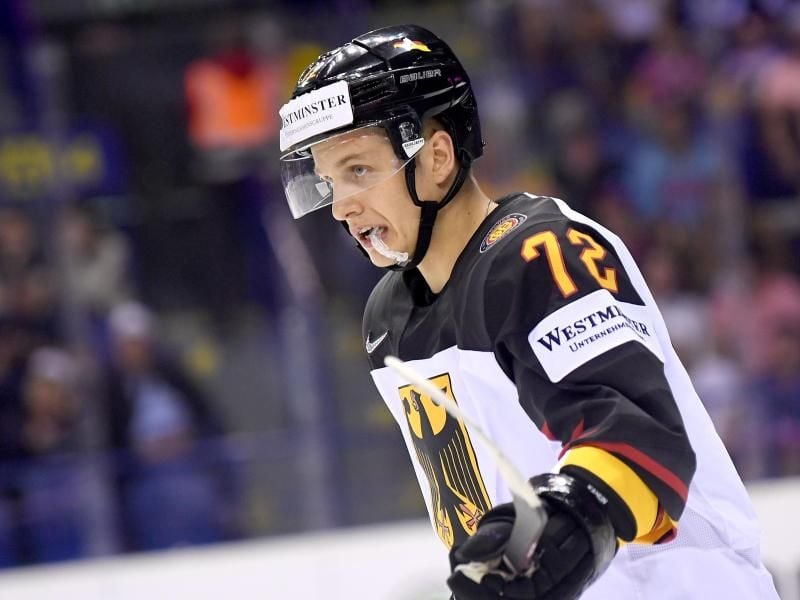 Wechselt innerhalb der NHL: Eishockey-Nationalspieler Dominik Kahun. Foto: Monika Skolimowska/zb