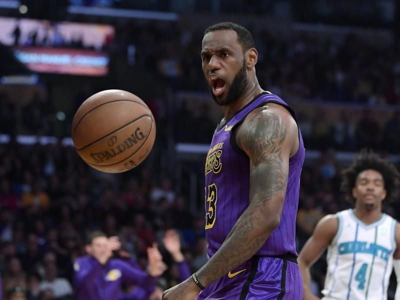 Für LeBron James von den Los Angeles Lakers ist die Saison verletzungsbedingt vorzeitig beendet. Foto: Mark J. Terrill/AP/dpa